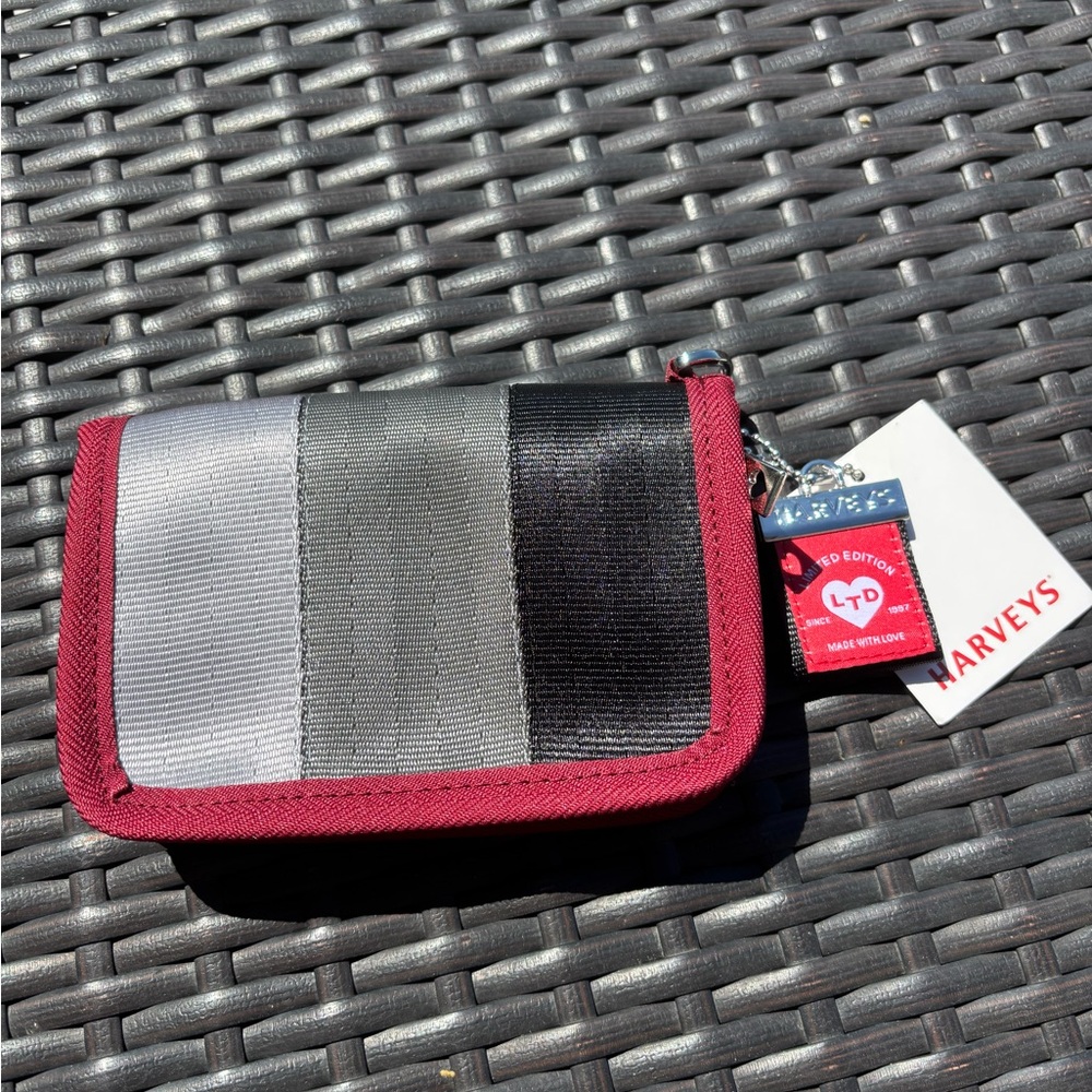 Harveys Tough Luck Fun Size Wallet VEUC